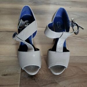 Candie's Taupe Heels Size 7